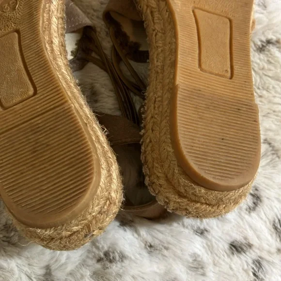 Toni Pons Espadrille Flats Suede Taupe Size 39 or 8.5 EUC - Picture 9 of 11